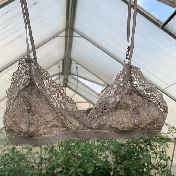 ✨Cute Lacy Grey Bralette Bundle Sale!!✨4/30 - Picture 2 of 8